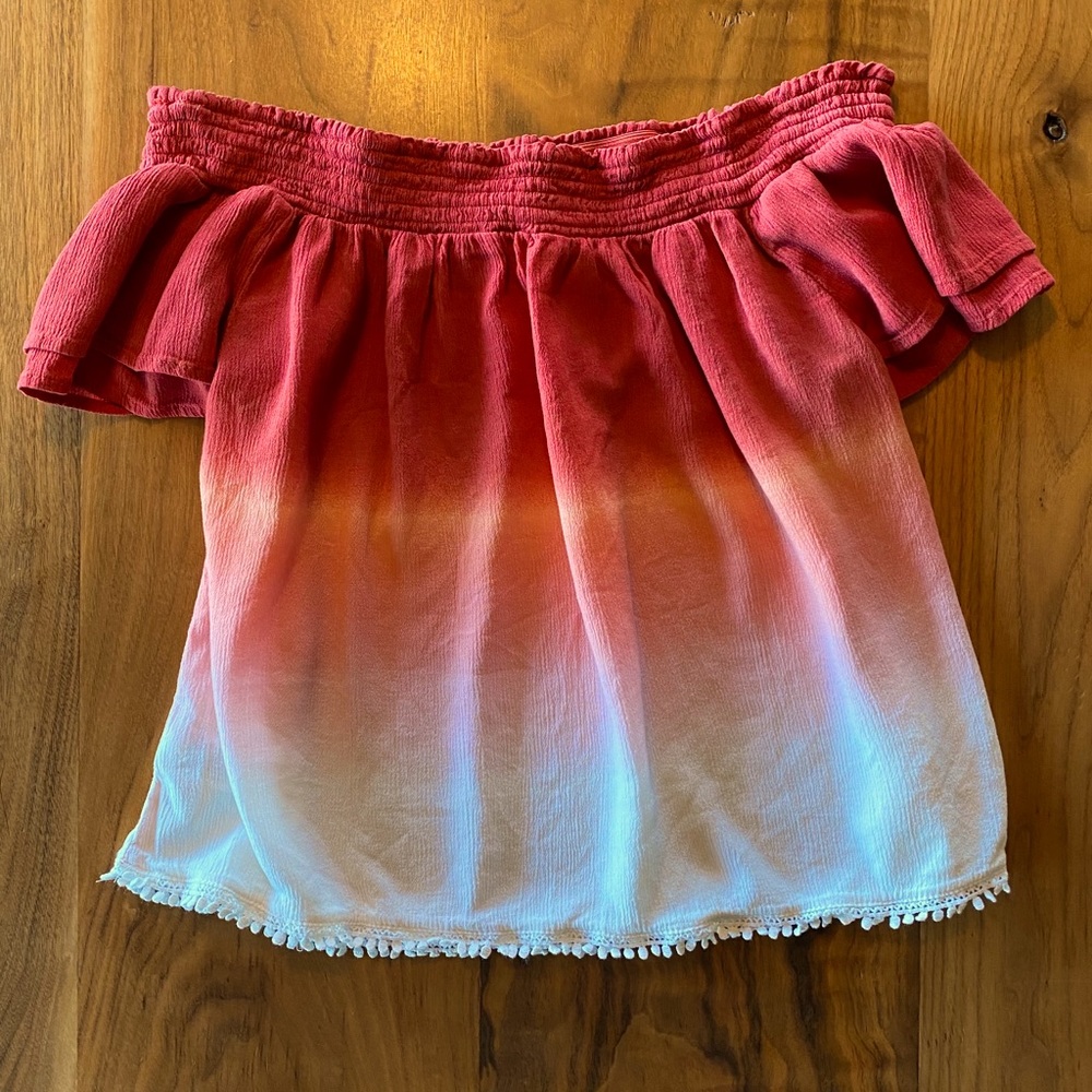 Ombré cold shoulder top